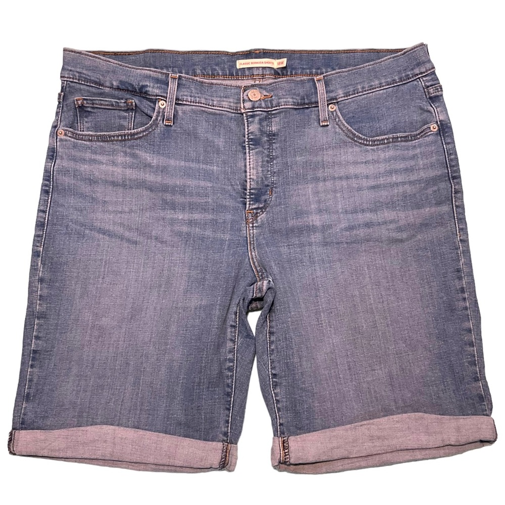Levi’s Classic Bermuda Women’s Shorts Medium Wash Size 18W - Picture 2 of 16